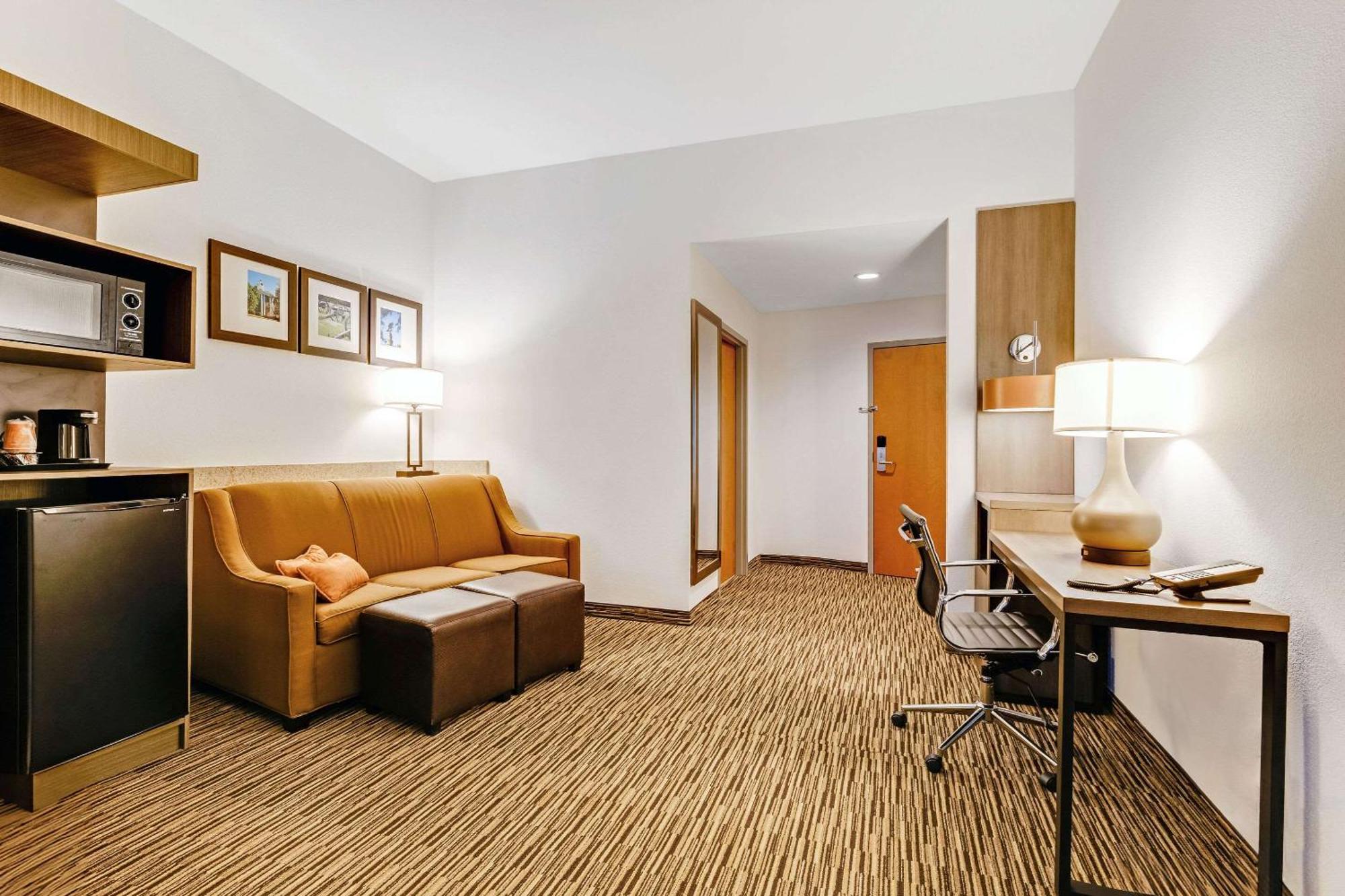 Comfort Suites Murfreesboro Bagian luar foto