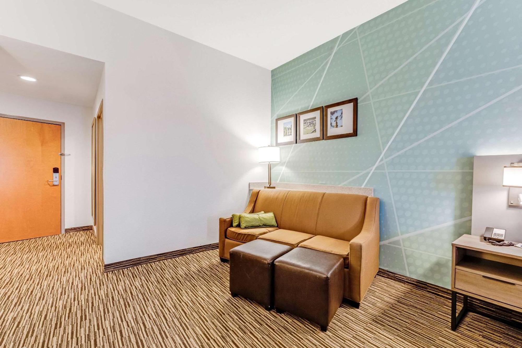 Comfort Suites Murfreesboro Bagian luar foto