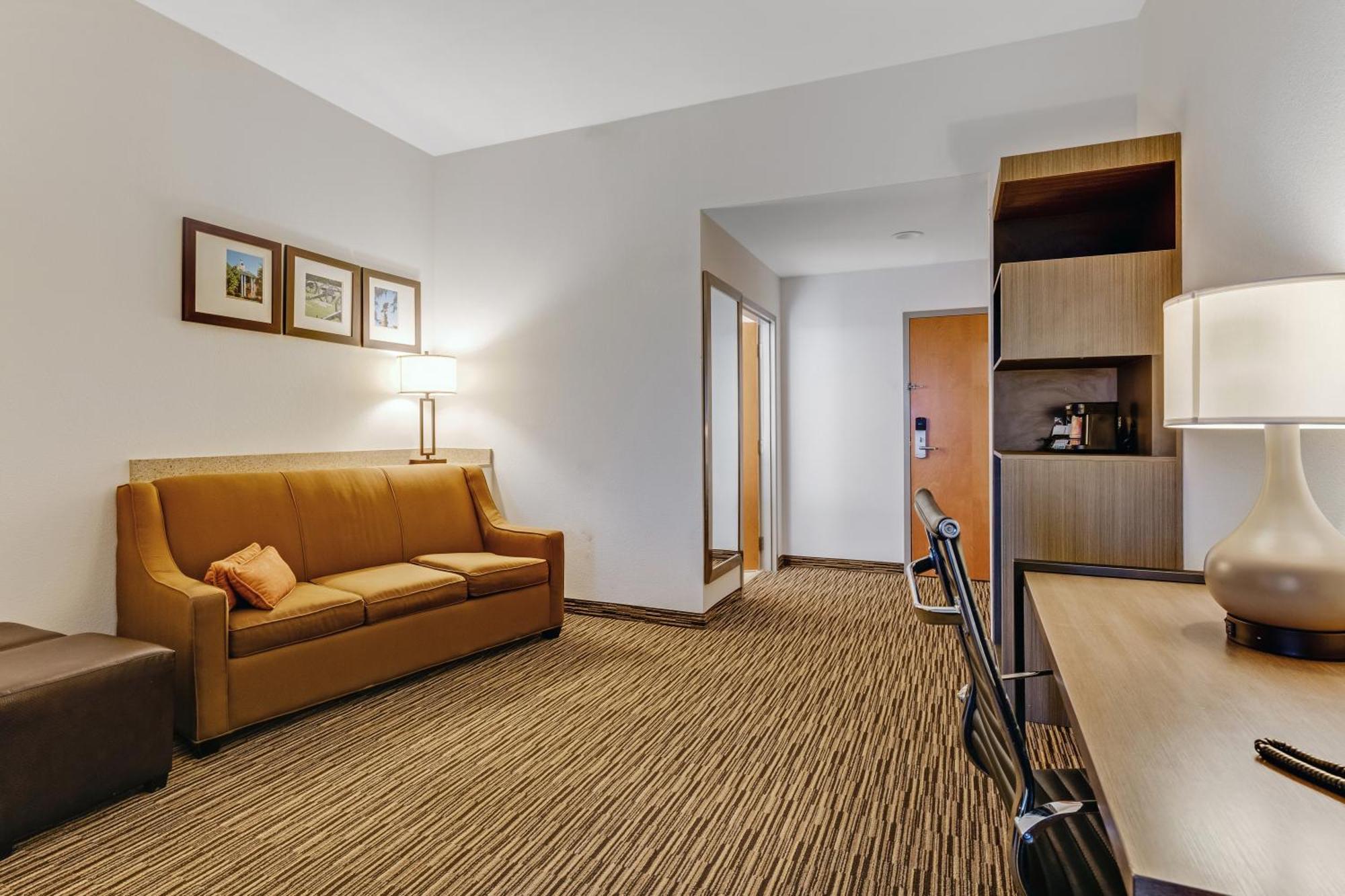 Comfort Suites Murfreesboro Bagian luar foto